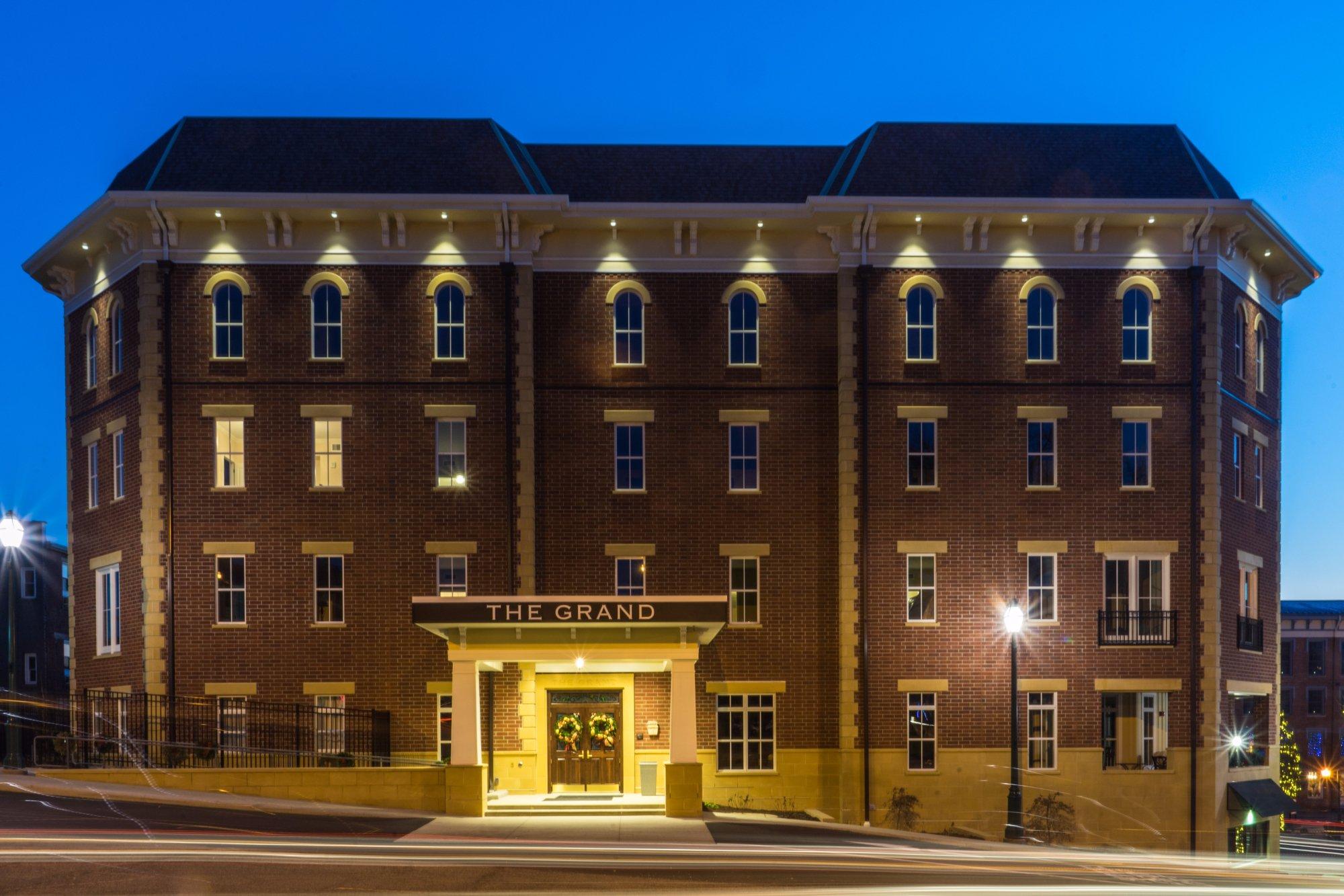 The Mount Vernon Grand Hotel Exterior foto